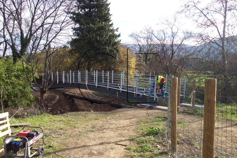 Moe pour la réalisation d'une passerelle sur la Vède - Auriol (13)